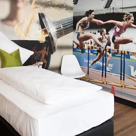 Dud By Wmm Hotell *